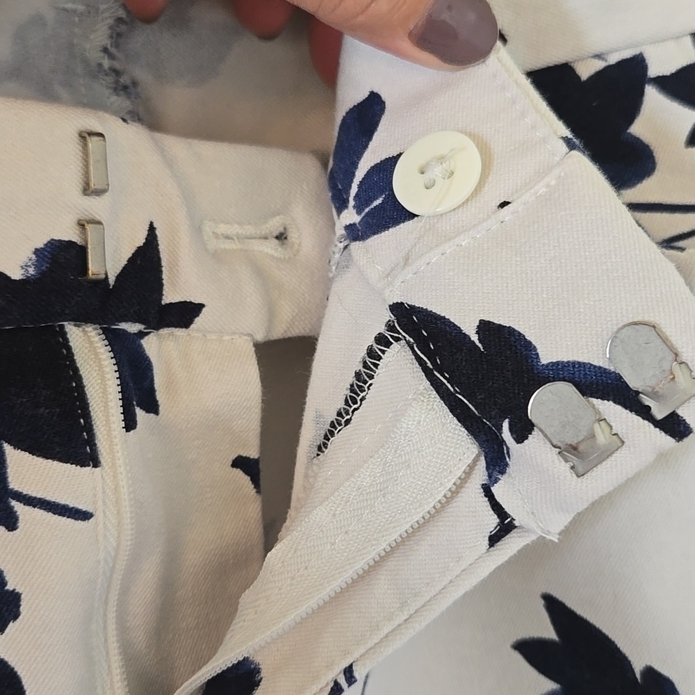 Gap Navy Floral Skinnies Size 8 - Picture 8 of 8